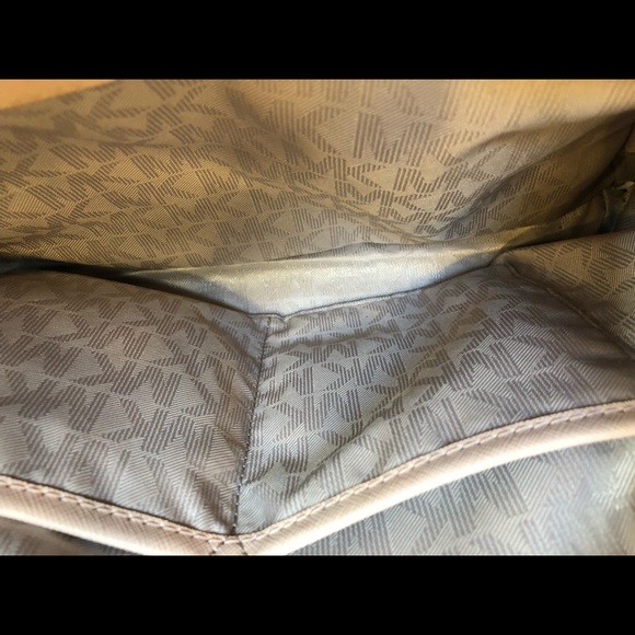 Michael Kors Blush Handbag - Picture 4 of 8